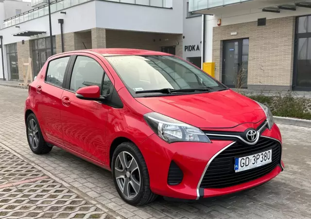 TOYOTA Yaris 1.0 Premium EU6