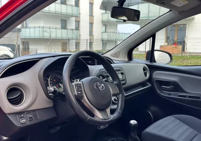 TOYOTA Yaris 1.0 Premium EU6