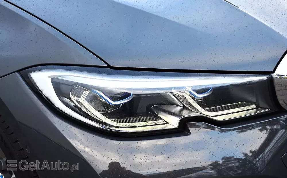 BMW Seria 3 330e xDrive Sport Line