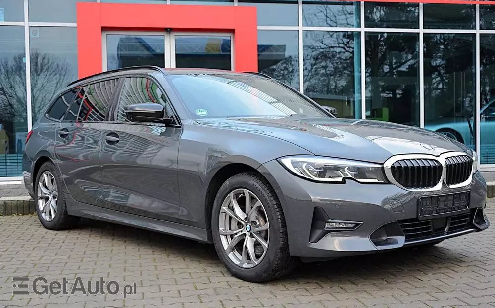 BMW Seria 3 330e xDrive Sport Line