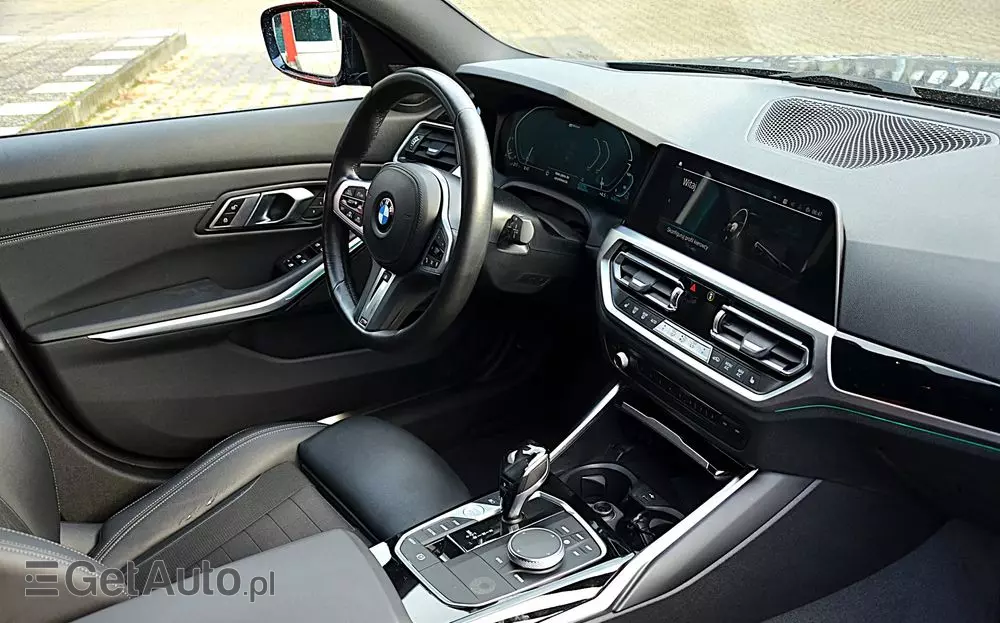 BMW Seria 3 330e xDrive Sport Line