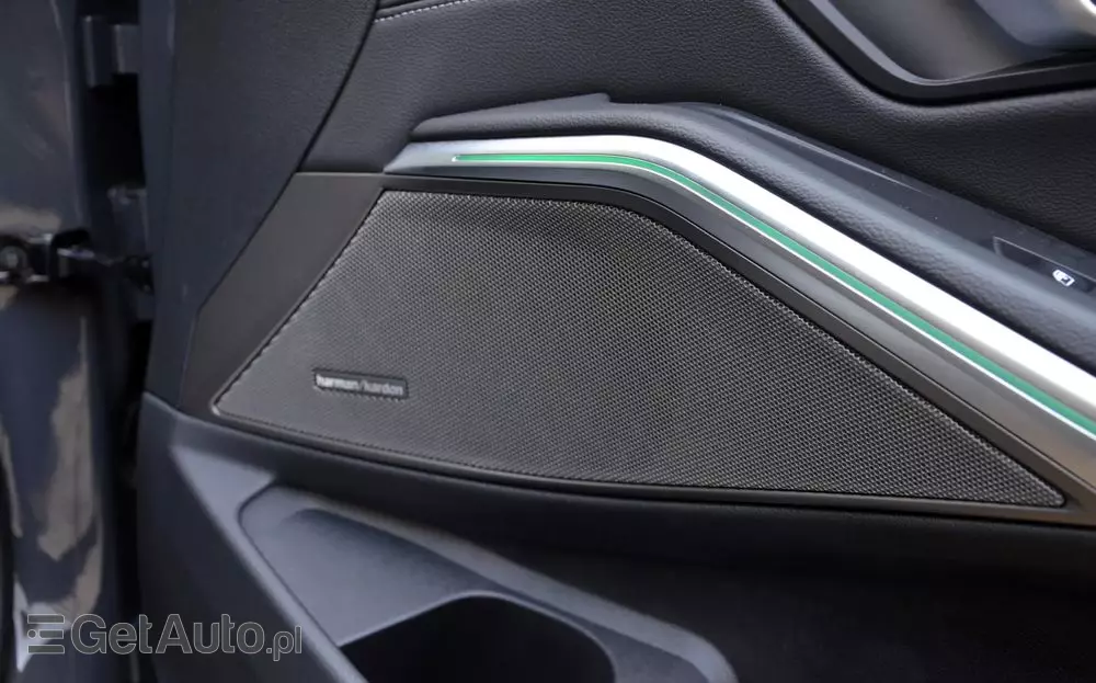 BMW Seria 3 330e xDrive Sport Line