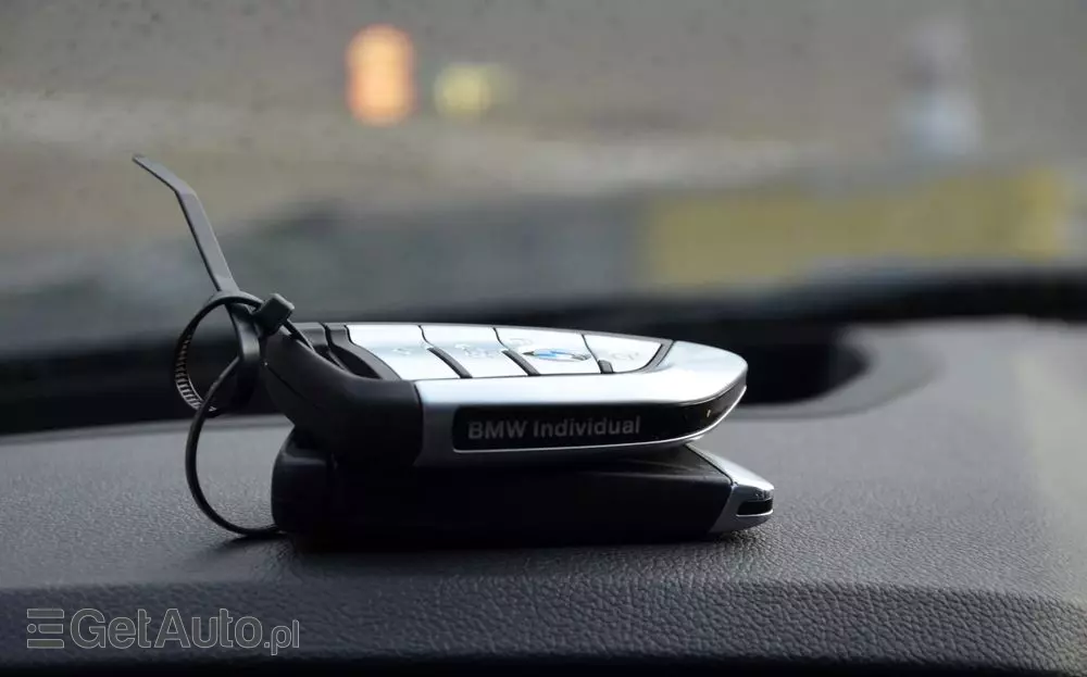 BMW Seria 3 330e xDrive Sport Line