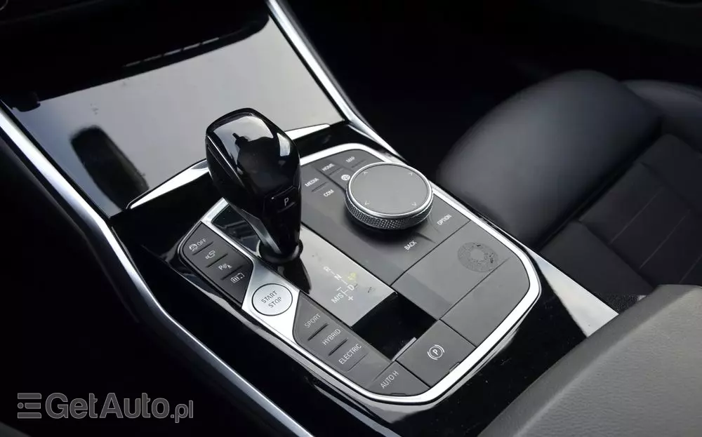 BMW Seria 3 330e xDrive Sport Line