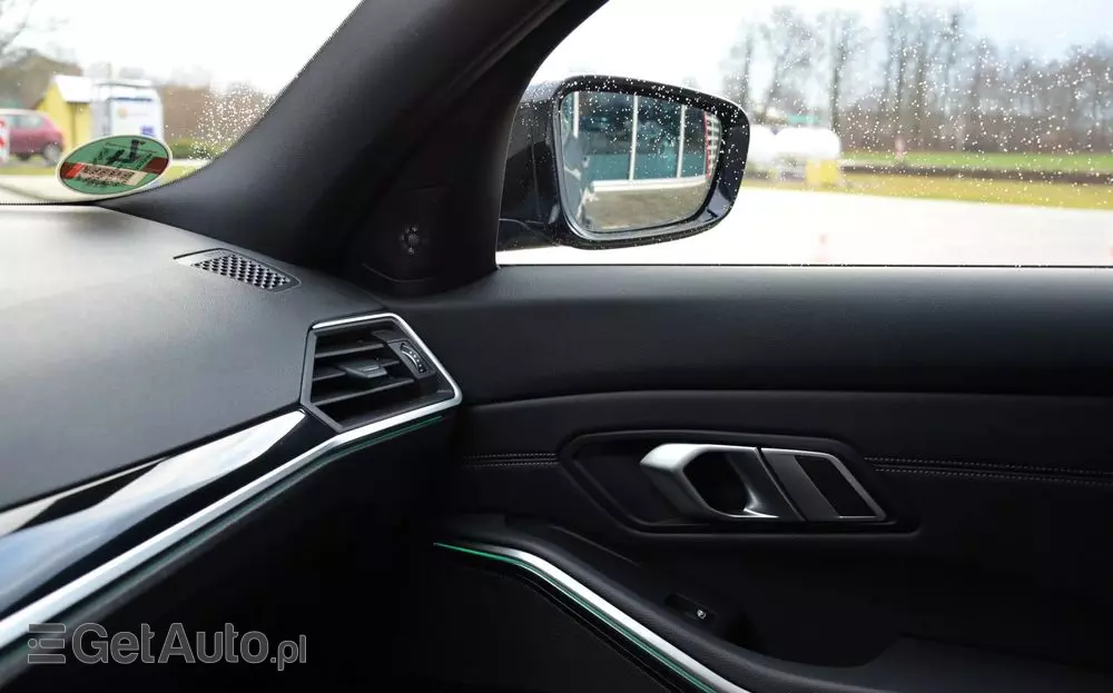 BMW Seria 3 330e xDrive Sport Line