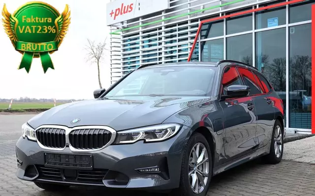 BMW Seria 3 330e xDrive Sport Line