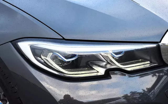 BMW Seria 3 330e xDrive Sport Line