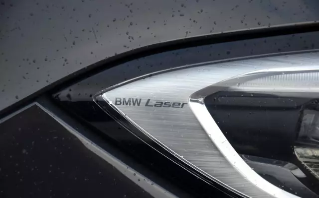 BMW Seria 3 330e xDrive Sport Line