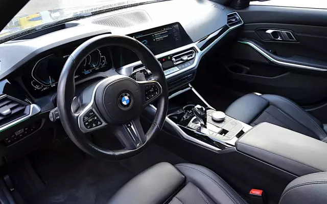 BMW Seria 3 330e xDrive Sport Line