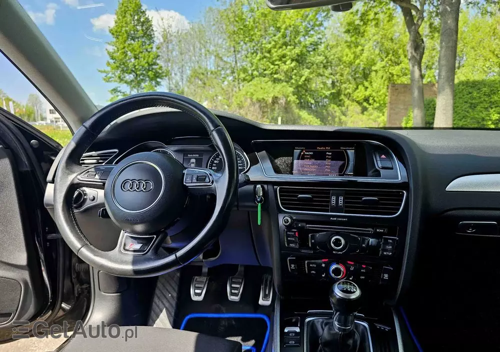 AUDI A4 Avant 1.8 TFSI S line Sportpaket