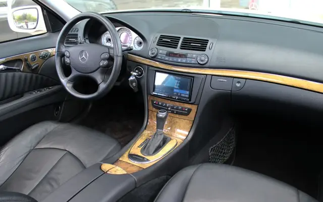 MERCEDES-BENZ Klasa E 350 7G-TRONIC Avantgarde BusinessEDITION