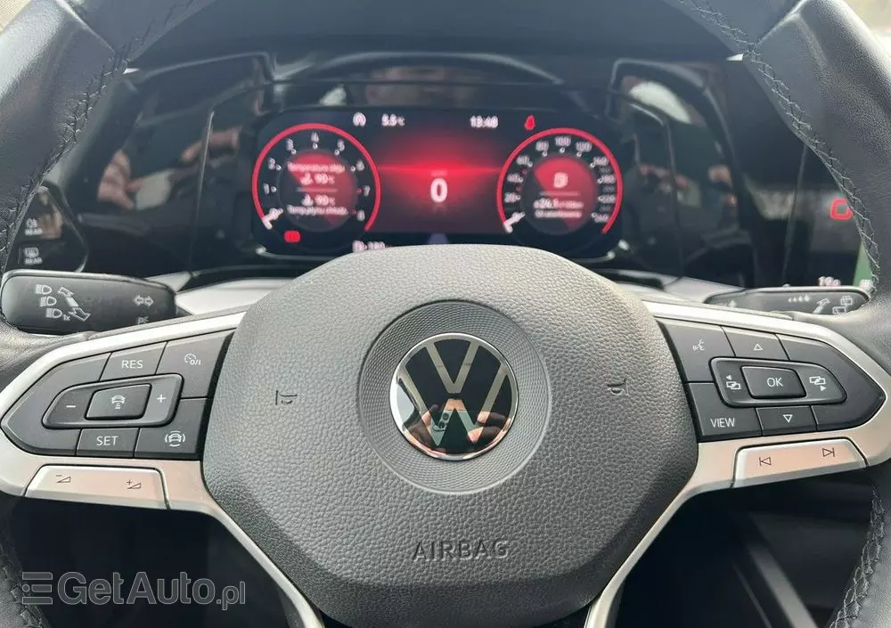 VOLKSWAGEN Golf VIII 1.0 TSI Life