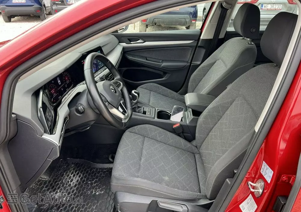 VOLKSWAGEN Golf VIII 1.0 TSI Life