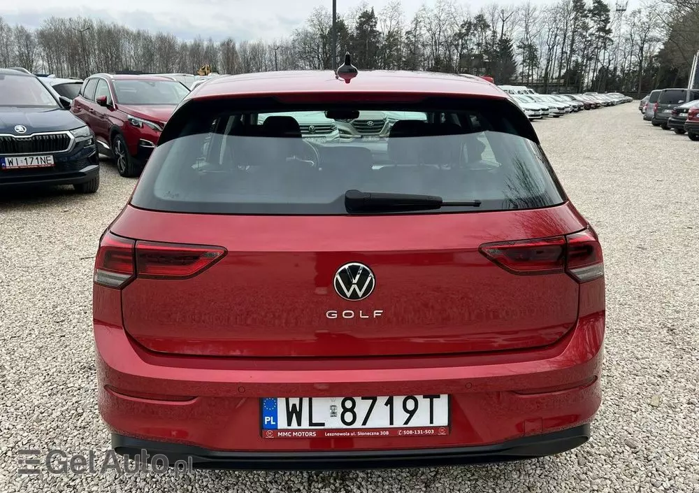 VOLKSWAGEN Golf VIII 1.0 TSI Life