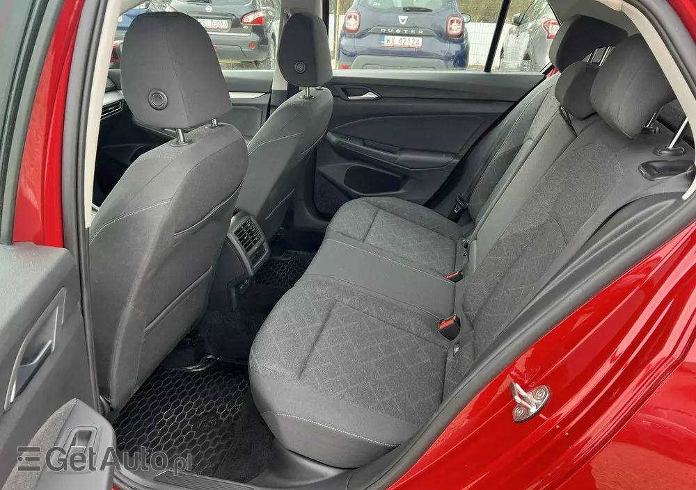 VOLKSWAGEN Golf VIII 1.0 TSI Life