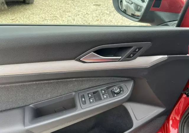 VOLKSWAGEN Golf VIII 1.0 TSI Life