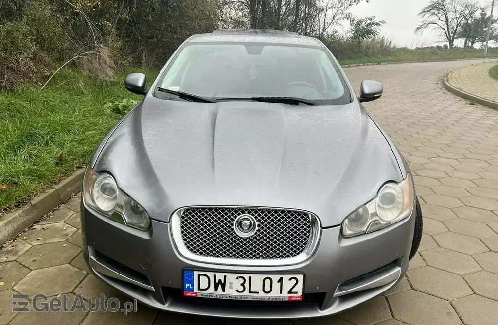 JAGUAR XF 