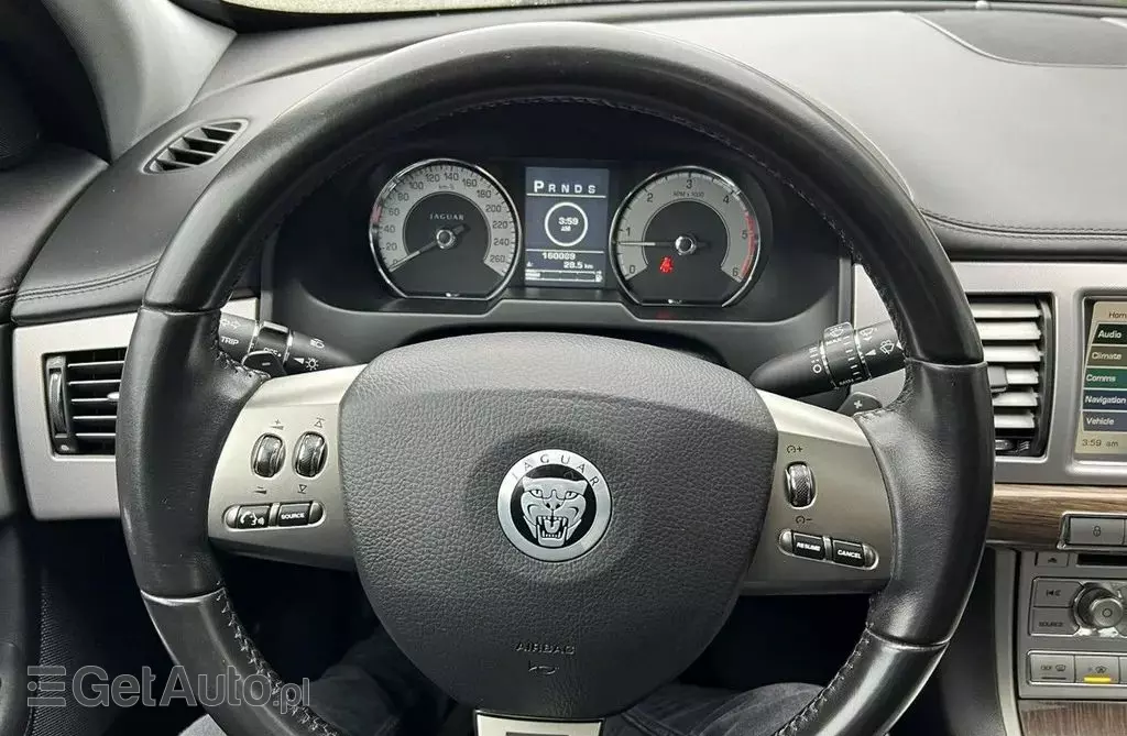 JAGUAR XF 