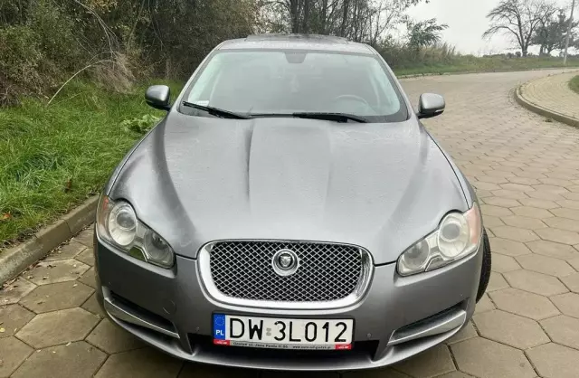 JAGUAR XF 