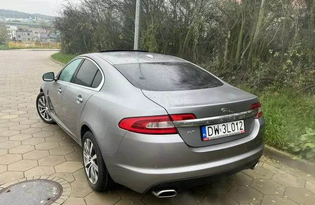 JAGUAR XF 