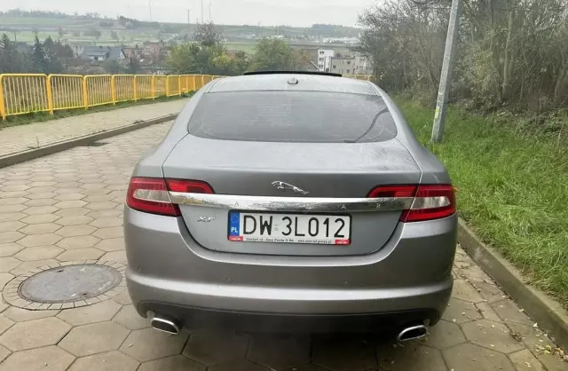 JAGUAR XF 