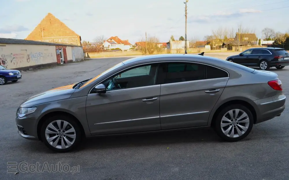 VOLKSWAGEN Passat CC 
