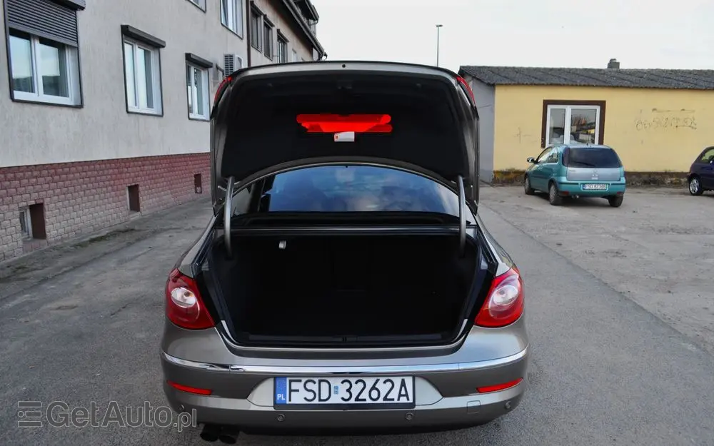 VOLKSWAGEN Passat CC 