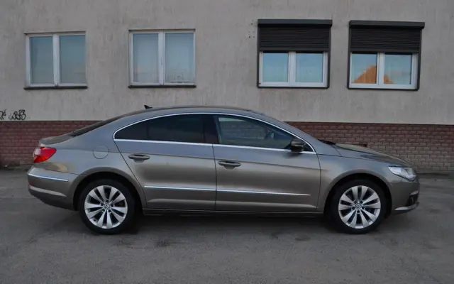 VOLKSWAGEN Passat CC 