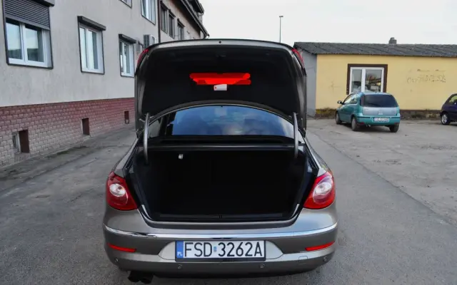 VOLKSWAGEN Passat CC 