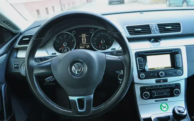 VOLKSWAGEN Passat CC 