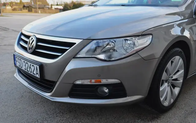 VOLKSWAGEN Passat CC 