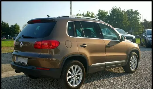 VOLKSWAGEN Tiguan 