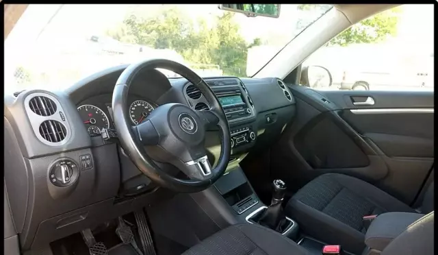 VOLKSWAGEN Tiguan 