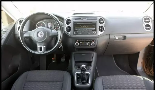 VOLKSWAGEN Tiguan 
