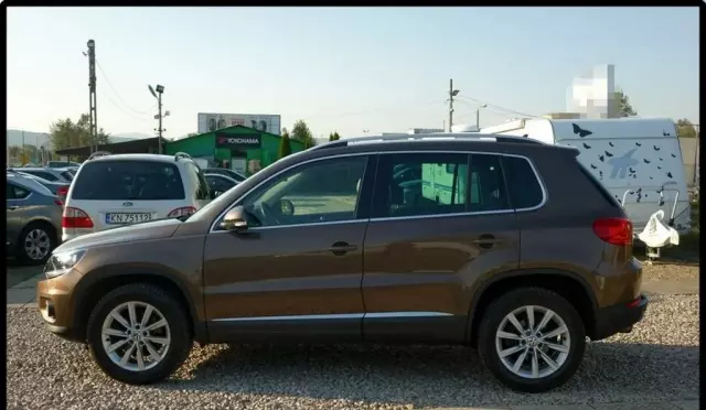 VOLKSWAGEN Tiguan 