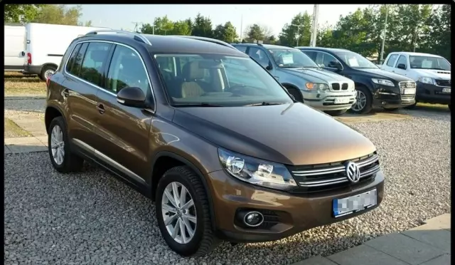 VOLKSWAGEN Tiguan 