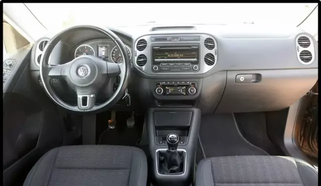 VOLKSWAGEN Tiguan 