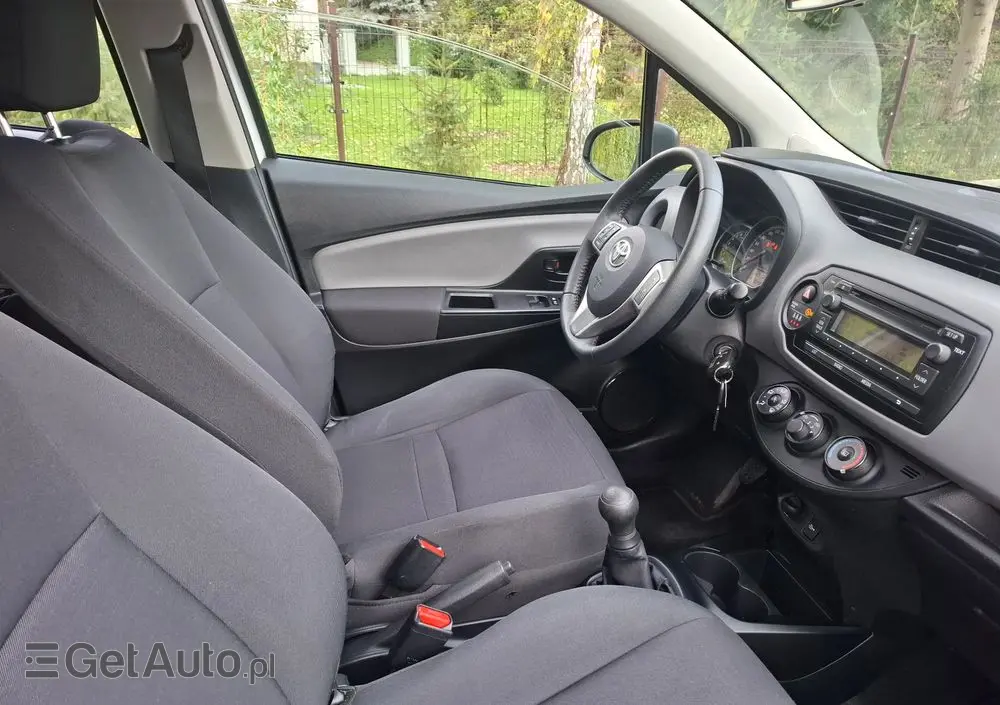 TOYOTA Yaris 