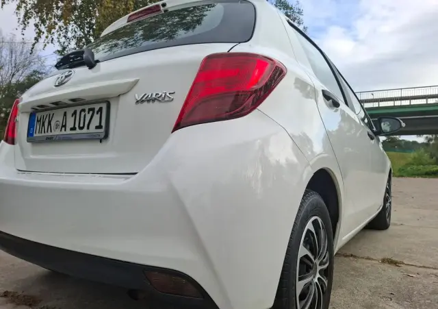 TOYOTA Yaris 