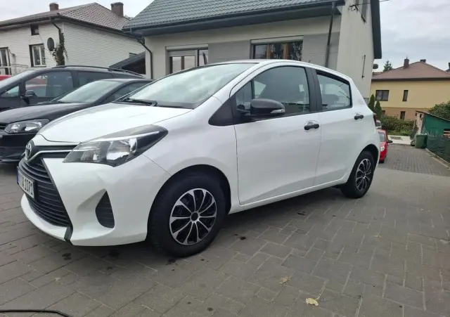 TOYOTA Yaris 