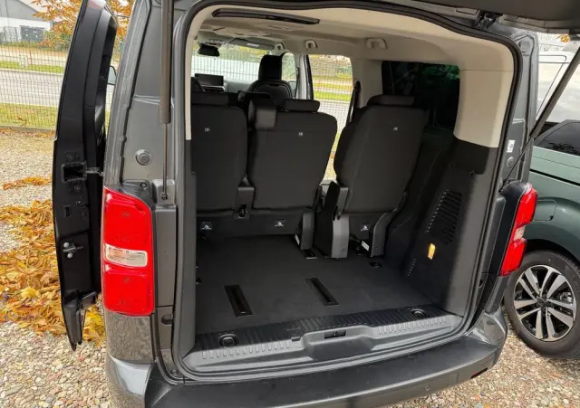 PEUGEOT Traveller 2.0 BlueHDi Long Business EAT8