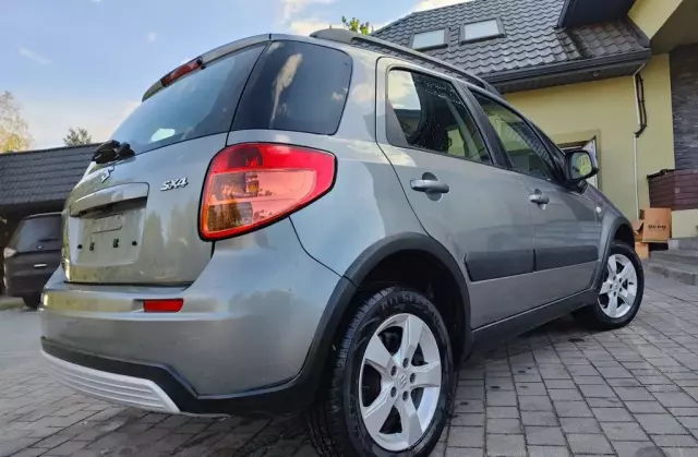 SUZUKI SX4 