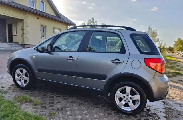 SUZUKI SX4 