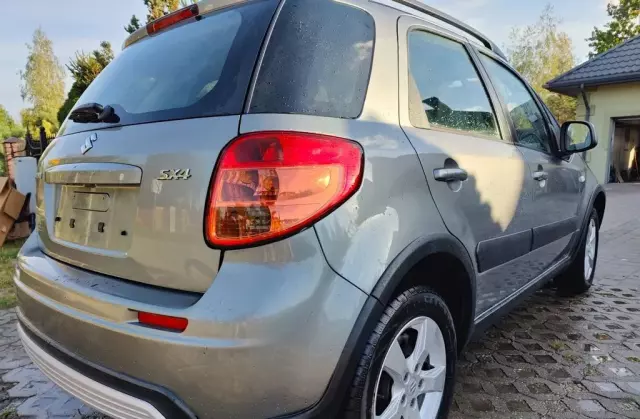 SUZUKI SX4 