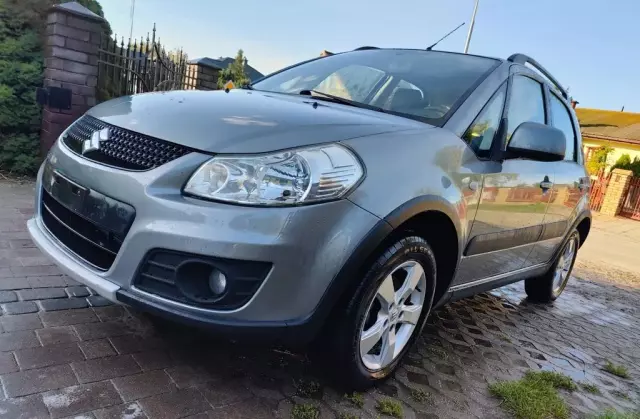 SUZUKI SX4 