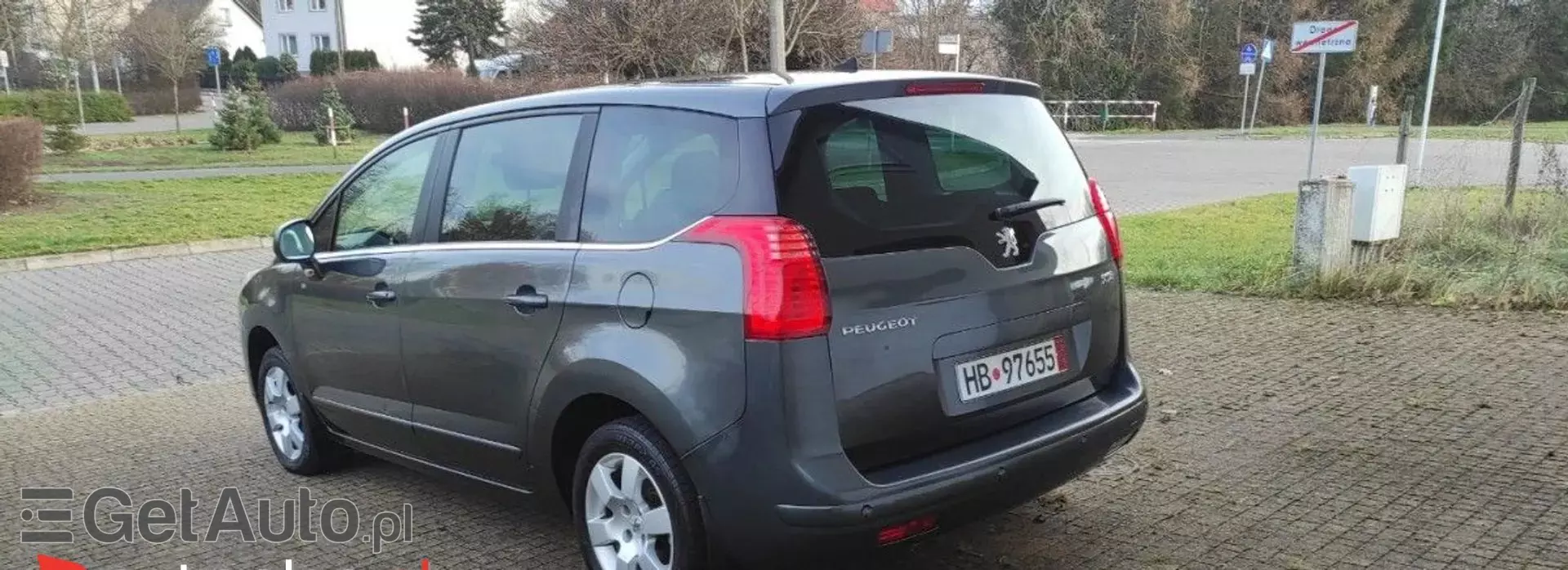PEUGEOT 5008 