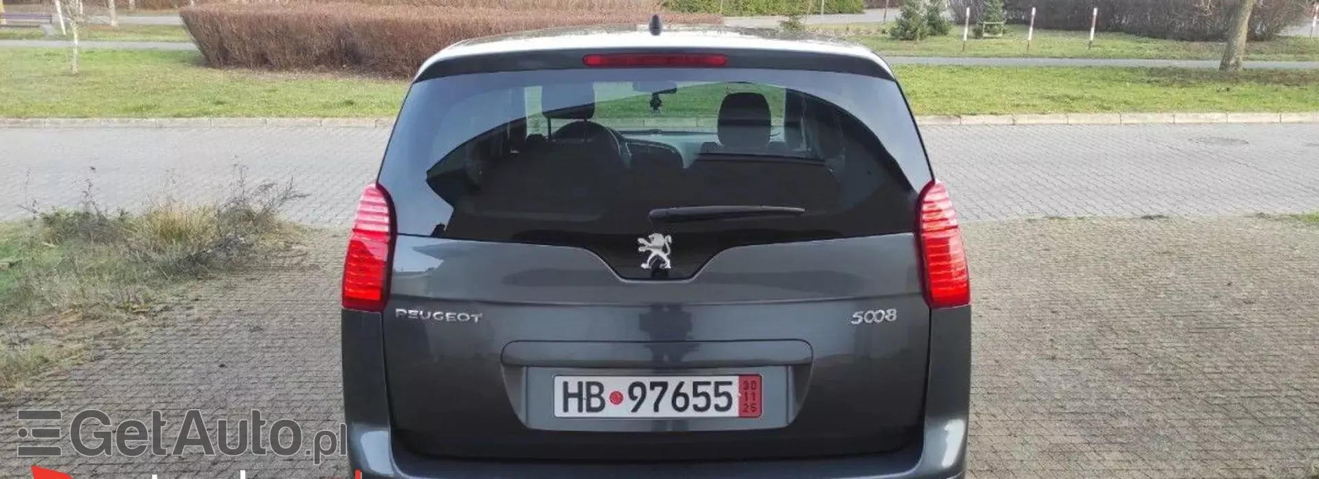 PEUGEOT 5008 