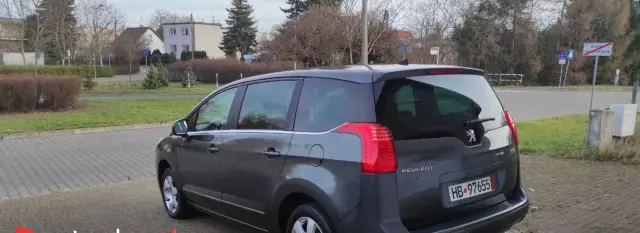 PEUGEOT 5008 