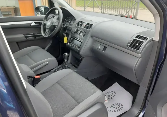 VOLKSWAGEN Touran 1.6 TDI DPF BlueMotion Technology Comfortline