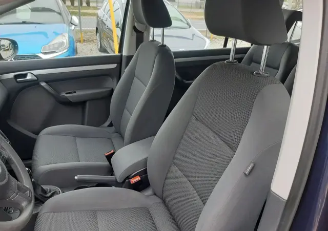 VOLKSWAGEN Touran 1.6 TDI DPF BlueMotion Technology Comfortline